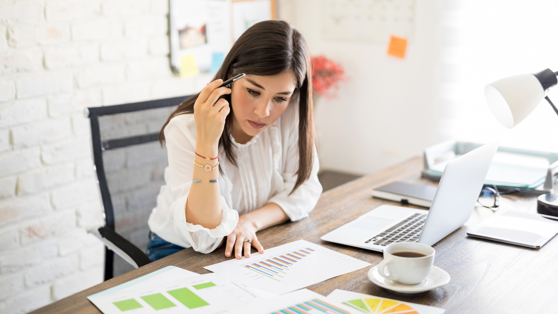 How to Get a DBA | Woman business owner